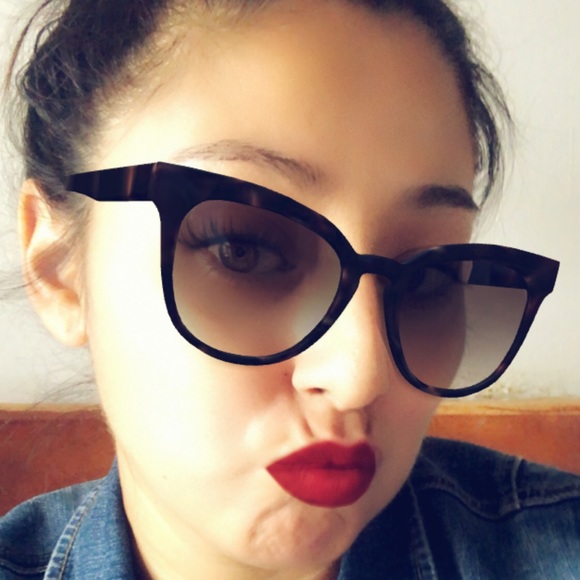 Meet your Posher, Lucy - Picture 1 of 1